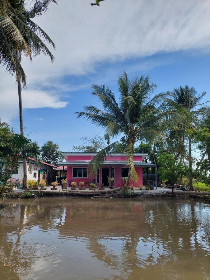 Pink Homestay D'Perlis Kangar Exterior photo